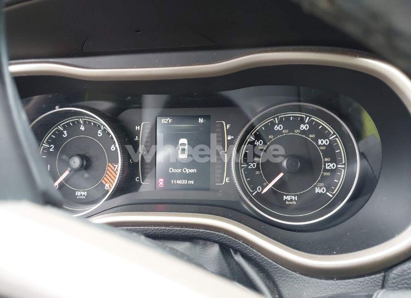 Photo 6 of 2014 Jeep Cherokee LATITUDE (VIN 1C4PJMCS0EW261021)