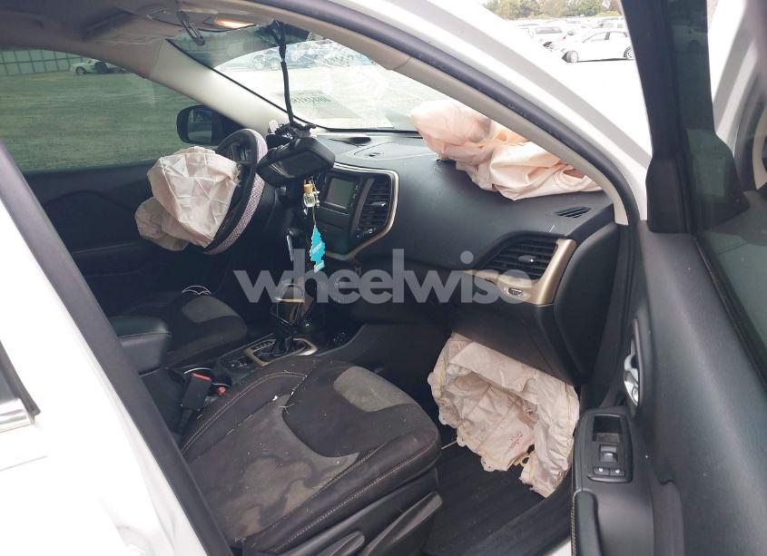 Photo 5 of 2014 Jeep Cherokee LATITUDE (VIN 1C4PJMCS0EW315417)