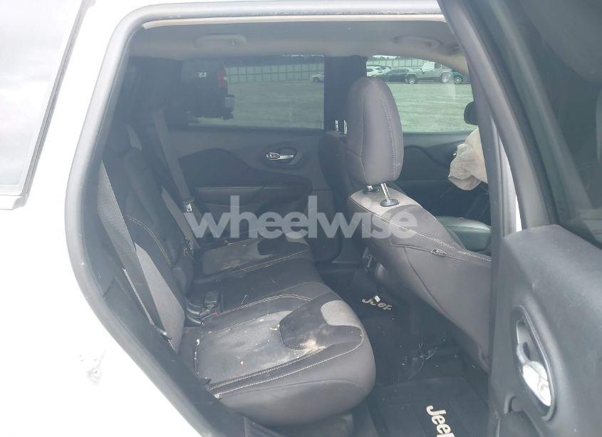 Photo 8 of 2014 Jeep Cherokee LATITUDE (VIN 1C4PJMCS0EW315417)