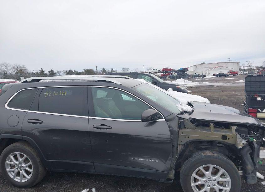 Photo 14 of 2015 Jeep Cherokee LATITUDE (VIN 1C4PJMCS0FW510421)