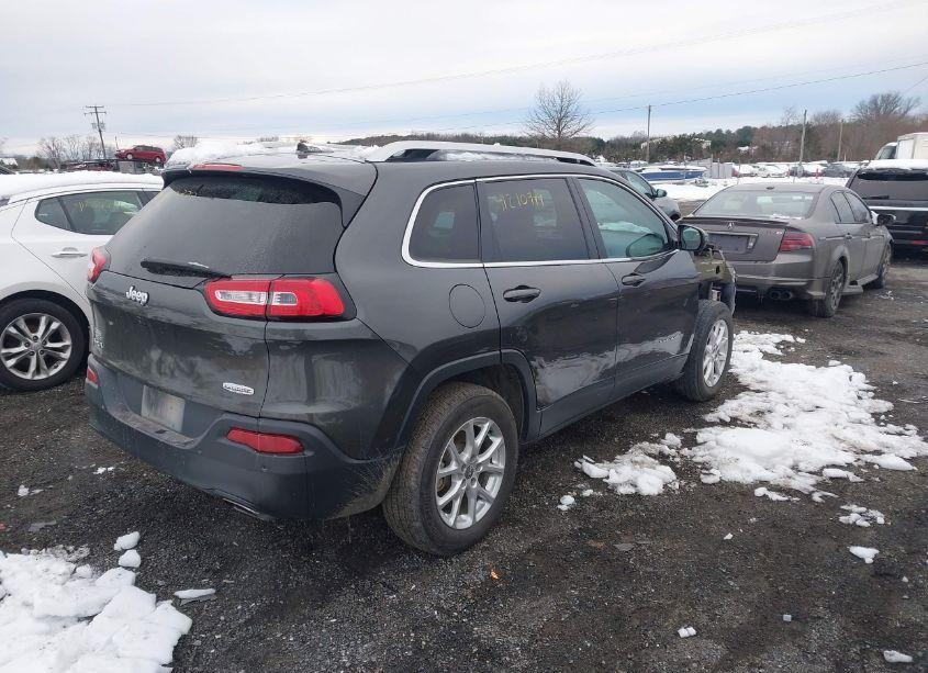 Photo 4 of 2015 Jeep Cherokee LATITUDE (VIN 1C4PJMCS0FW510421)