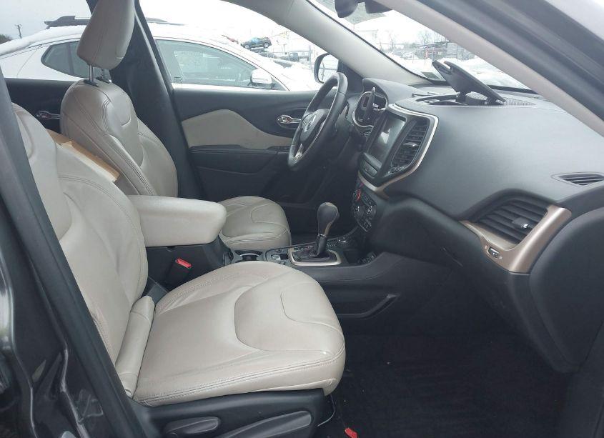 Photo 5 of 2015 Jeep Cherokee LATITUDE (VIN 1C4PJMCS0FW510421)