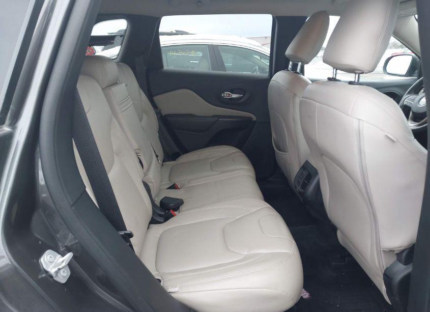 Photo 8 of 2015 Jeep Cherokee LATITUDE (VIN 1C4PJMCS0FW510421)