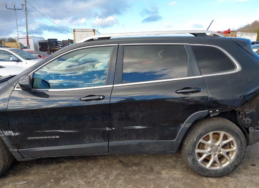 Photo 14 of 2015 Jeep Cherokee LATITUDE (VIN 1C4PJMCS0FW559232)