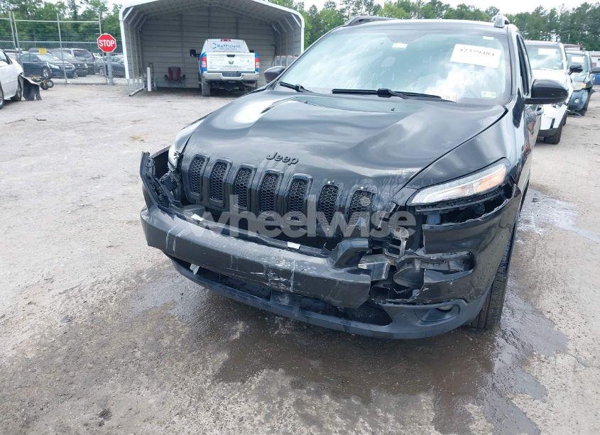 Photo 6 of 2015 Jeep Cherokee LATITUDE (VIN 1C4PJMCS0FW750570)