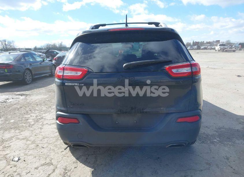 Photo 15 of 2015 Jeep Cherokee LATITUDE (VIN 1C4PJMCS0FW774920)