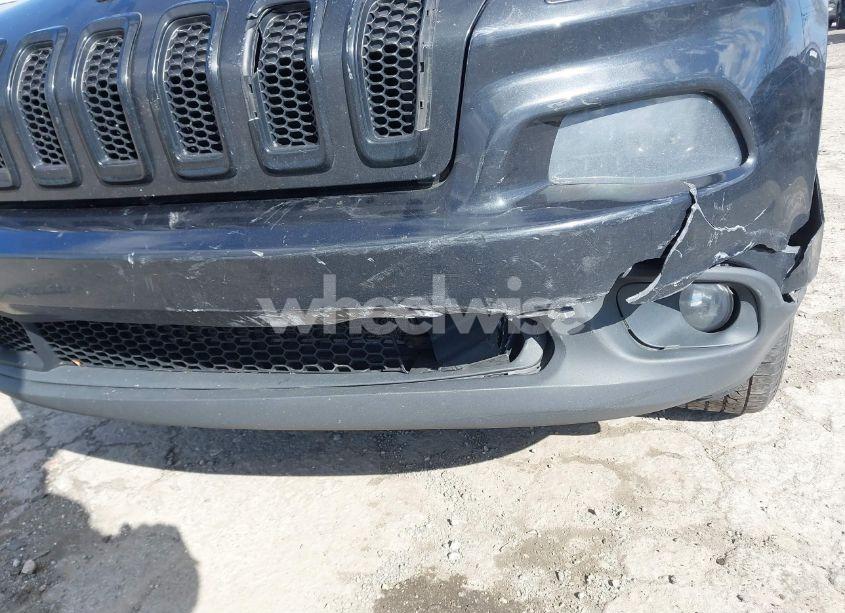 Photo 6 of 2015 Jeep Cherokee LATITUDE (VIN 1C4PJMCS0FW774920)