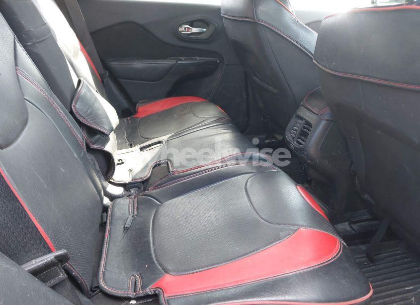 Photo 8 of 2015 Jeep Cherokee LATITUDE (VIN 1C4PJMCS0FW774920)