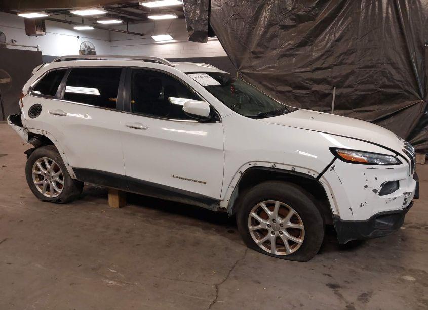 2015 Jeep Cherokee LATITUDE (VIN 1C4PJMCS0FW795704) main photo