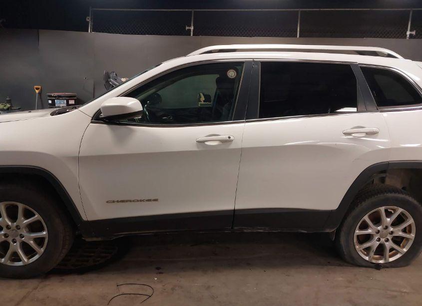 Photo 14 of 2015 Jeep Cherokee LATITUDE (VIN 1C4PJMCS0FW795704)