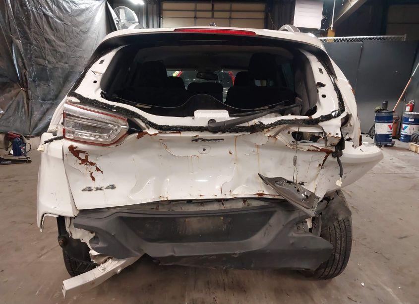 Photo 16 of 2015 Jeep Cherokee LATITUDE (VIN 1C4PJMCS0FW795704)