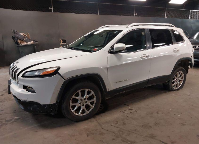 Photo 2 of 2015 Jeep Cherokee LATITUDE (VIN 1C4PJMCS0FW795704)