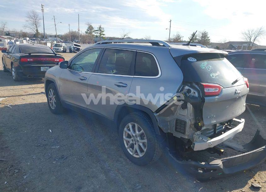 Photo 3 of 2016 Jeep Cherokee LATITUDE (VIN 1C4PJMCS0GW255982)