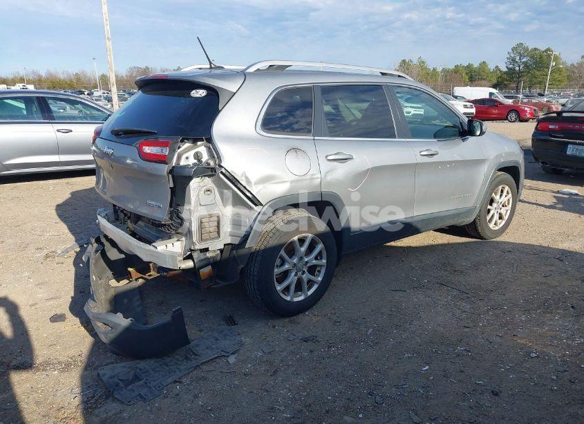 Photo 4 of 2016 Jeep Cherokee LATITUDE (VIN 1C4PJMCS0GW255982)