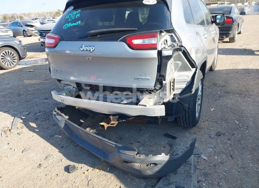 Photo 6 of 2016 Jeep Cherokee LATITUDE (VIN 1C4PJMCS0GW255982)