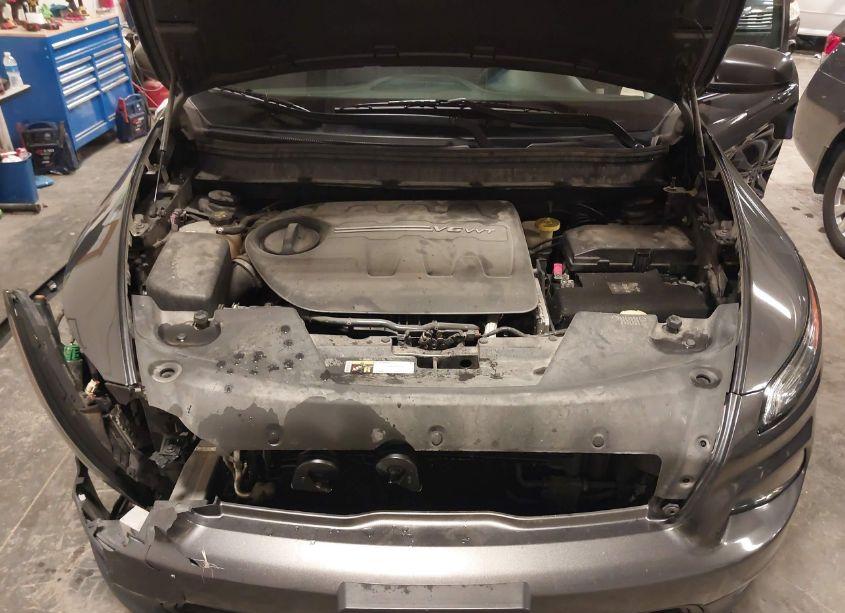 Photo 10 of 2016 Jeep Cherokee LATITUDE (VIN 1C4PJMCS0GW265959)