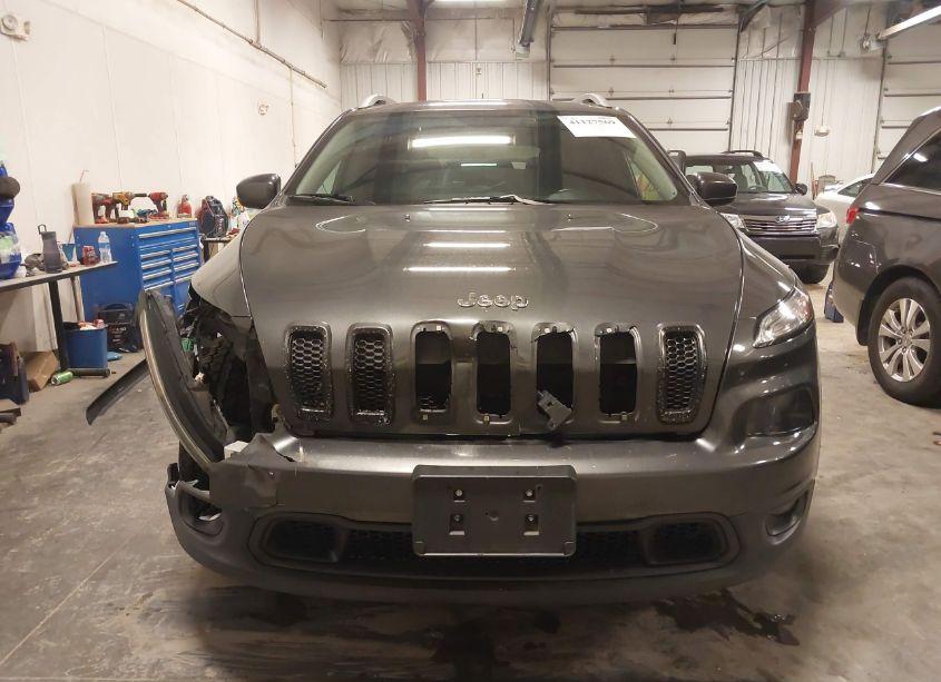 Photo 13 of 2016 Jeep Cherokee LATITUDE (VIN 1C4PJMCS0GW265959)