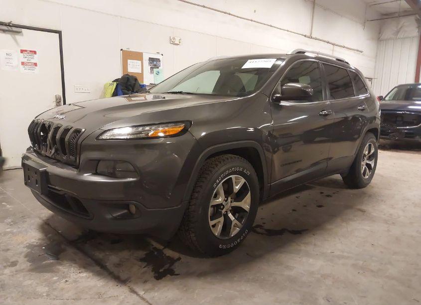 Photo 2 of 2016 Jeep Cherokee LATITUDE (VIN 1C4PJMCS0GW265959)