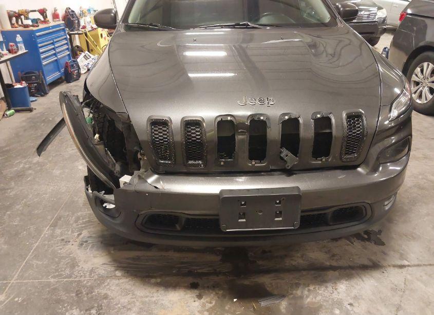 Photo 6 of 2016 Jeep Cherokee LATITUDE (VIN 1C4PJMCS0GW265959)