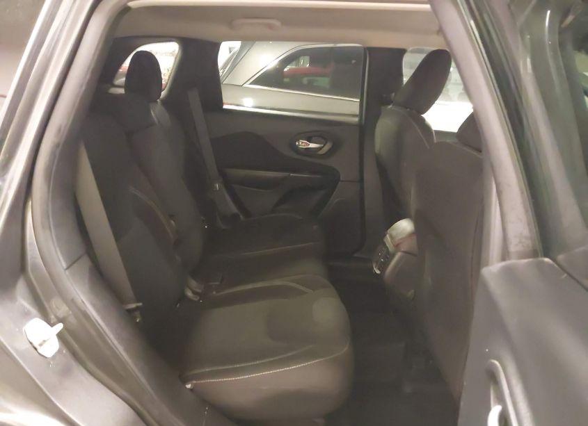 Photo 8 of 2016 Jeep Cherokee LATITUDE (VIN 1C4PJMCS0GW265959)