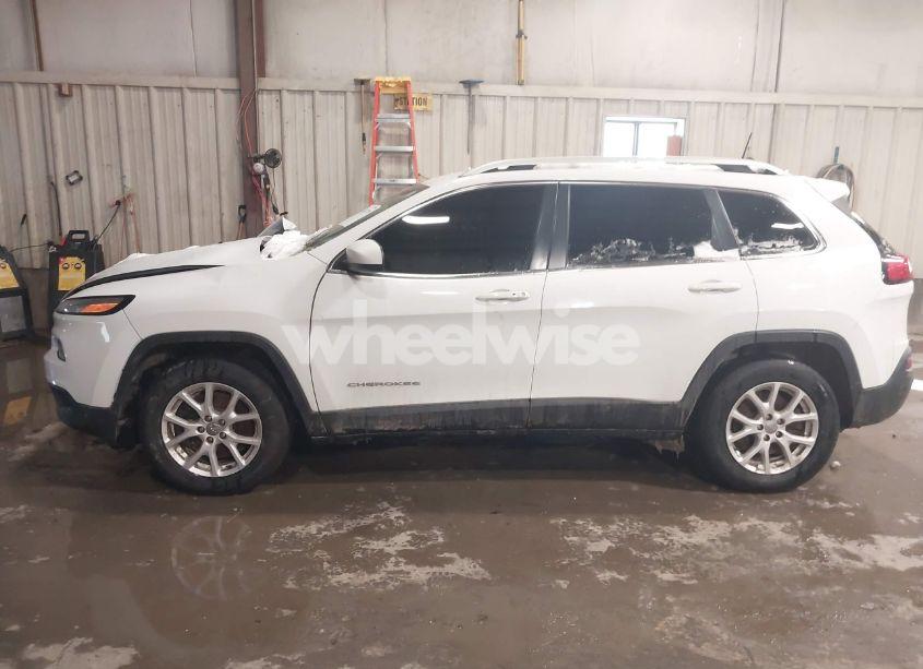 Photo 14 of 2016 Jeep Cherokee LATITUDE (VIN 1C4PJMCS0GW327196)