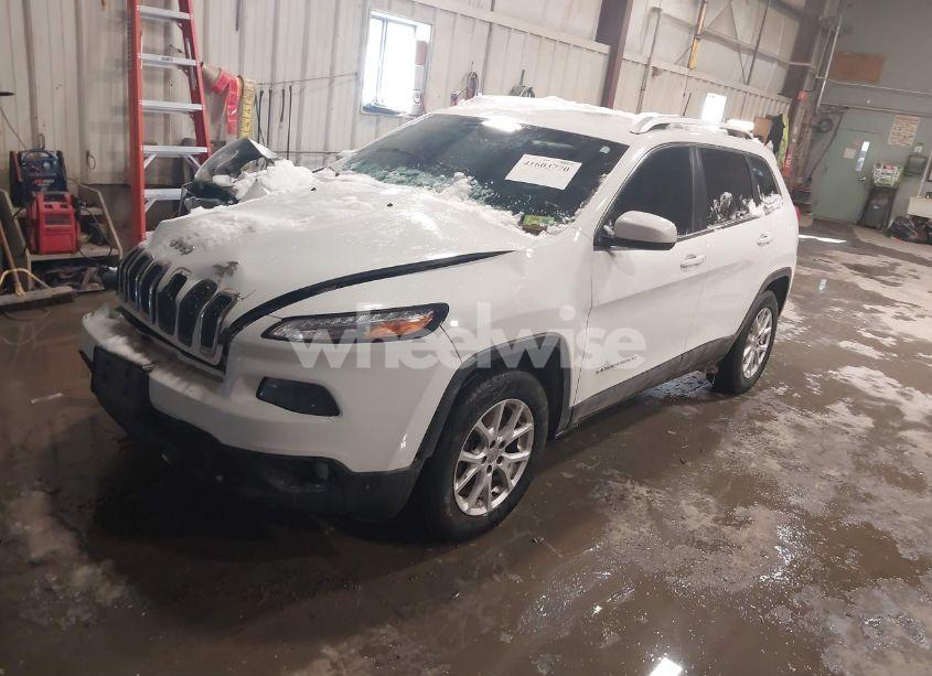 Photo 2 of 2016 Jeep Cherokee LATITUDE (VIN 1C4PJMCS0GW327196)