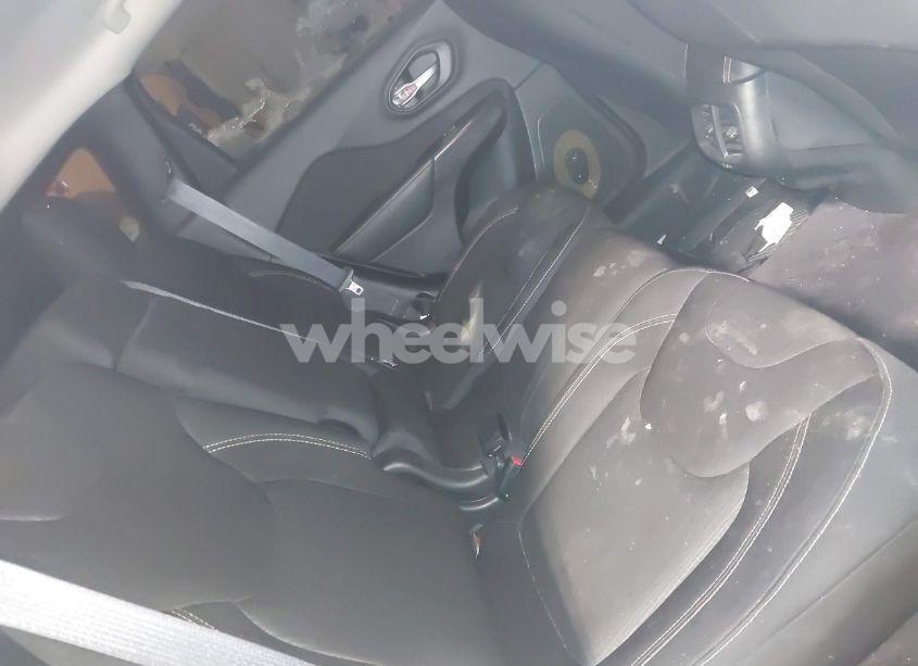 Photo 8 of 2016 Jeep Cherokee LATITUDE (VIN 1C4PJMCS0GW327196)