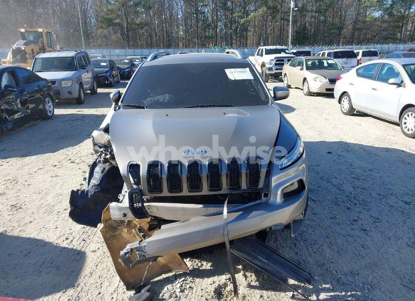Photo 13 of 2016 Jeep Cherokee LATITUDE (VIN 1C4PJMCS0GW367598)