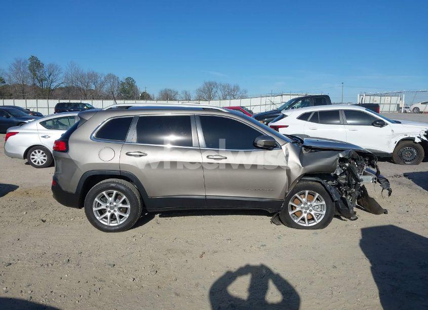 Photo 14 of 2016 Jeep Cherokee LATITUDE (VIN 1C4PJMCS0GW367598)