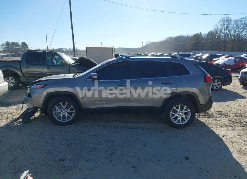 Photo 15 of 2016 Jeep Cherokee LATITUDE (VIN 1C4PJMCS0GW367598)