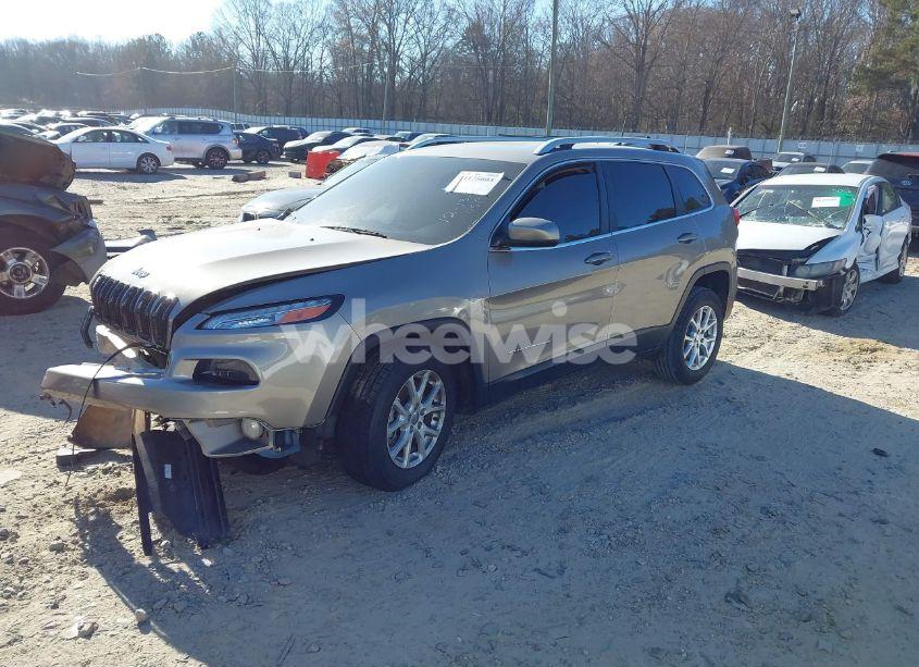 Photo 2 of 2016 Jeep Cherokee LATITUDE (VIN 1C4PJMCS0GW367598)