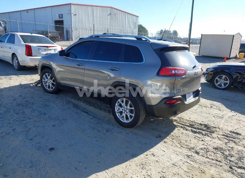 Photo 3 of 2016 Jeep Cherokee LATITUDE (VIN 1C4PJMCS0GW367598)
