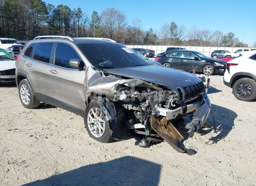 Photo 6 of 2016 Jeep Cherokee LATITUDE (VIN 1C4PJMCS0GW367598)