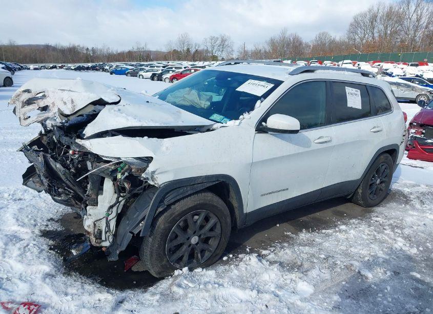 Photo 2 of 2017 Jeep Cherokee LATITUDE 4X4 (VIN 1C4PJMCS0HW532616)