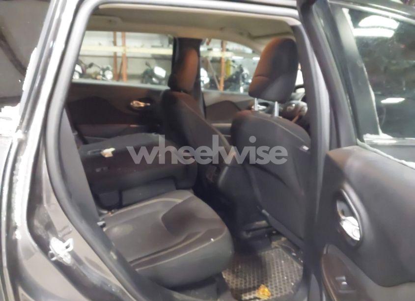 Photo 8 of 2017 Jeep Cherokee NORTH (VIN 1C4PJMCS0HW558469)