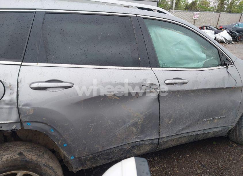Photo 13 of 2014 Jeep Cherokee LATITUDE (VIN 1C4PJMCS1EW190833)
