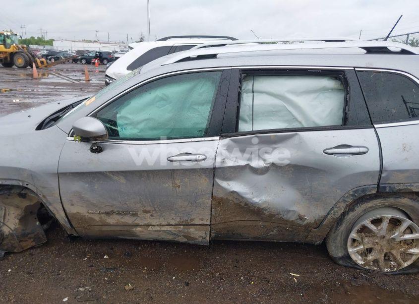 Photo 14 of 2014 Jeep Cherokee LATITUDE (VIN 1C4PJMCS1EW190833)