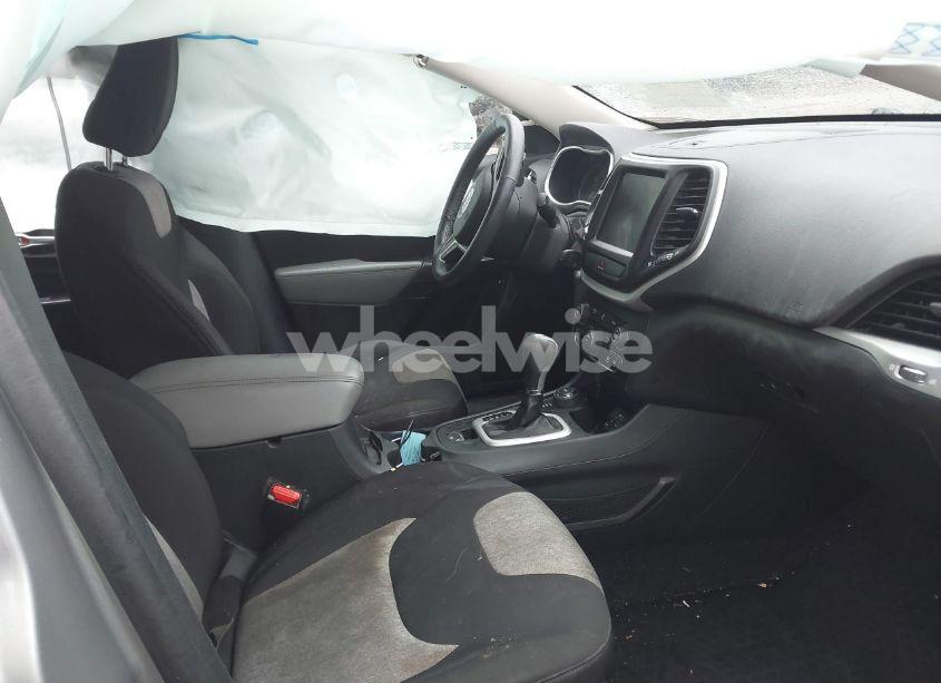 Photo 5 of 2014 Jeep Cherokee LATITUDE (VIN 1C4PJMCS1EW190833)