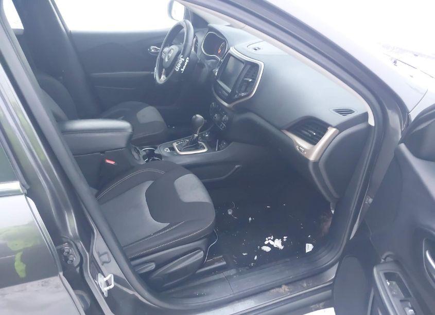 Photo 5 of 2014 Jeep Cherokee LATITUDE (VIN 1C4PJMCS1EW197863)