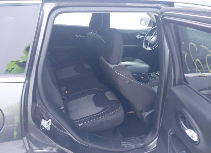 Photo 8 of 2014 Jeep Cherokee LATITUDE (VIN 1C4PJMCS1EW197863)