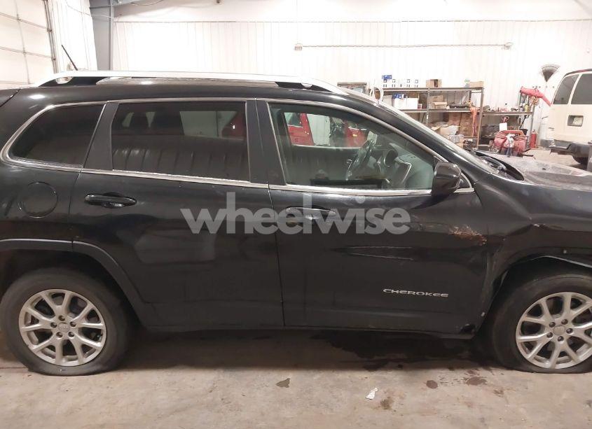 Photo 13 of 2014 Jeep Cherokee LATITUDE (VIN 1C4PJMCS1EW229758)