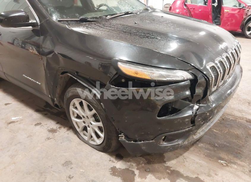 Photo 6 of 2014 Jeep Cherokee LATITUDE (VIN 1C4PJMCS1EW229758)