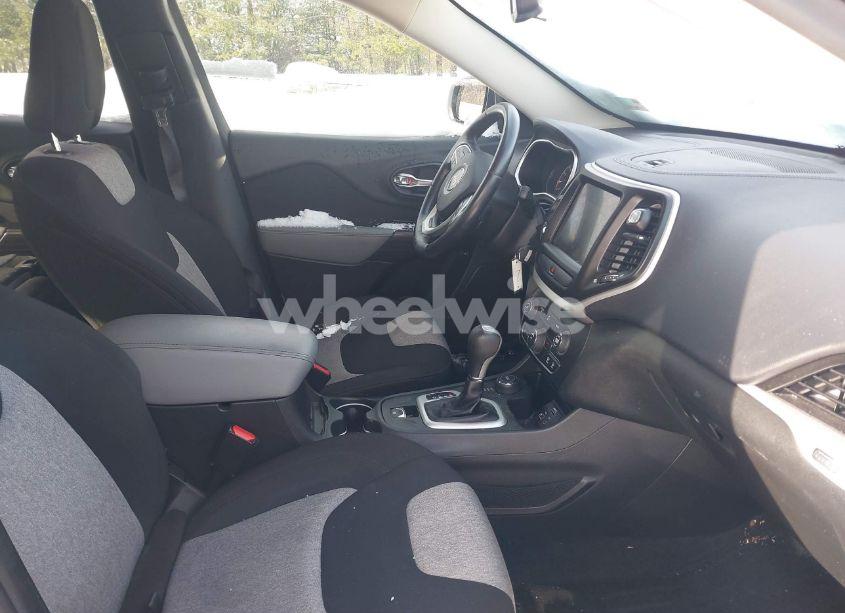 Photo 5 of 2014 Jeep Cherokee LATITUDE (VIN 1C4PJMCS1EW281701)