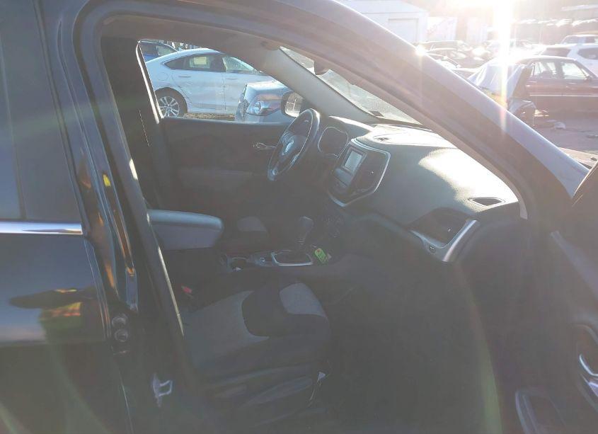 Photo 5 of 2014 Jeep Cherokee LATITUDE (VIN 1C4PJMCS1EW321792)