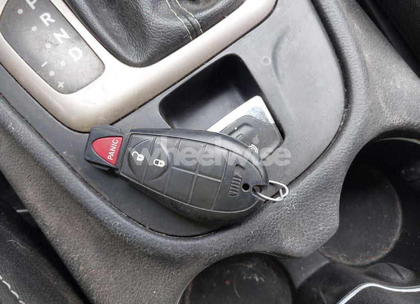 Photo 11 of 2015 Jeep Cherokee LATITUDE (VIN 1C4PJMCS1FW541757)