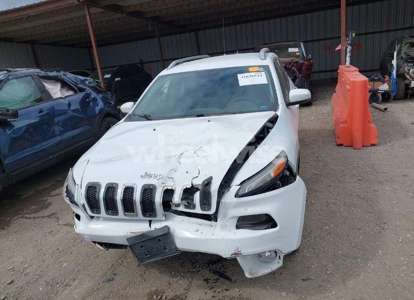 Photo 13 of 2015 Jeep Cherokee LATITUDE (VIN 1C4PJMCS1FW541757)