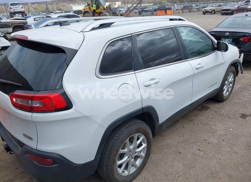 Photo 4 of 2015 Jeep Cherokee LATITUDE (VIN 1C4PJMCS1FW541757)