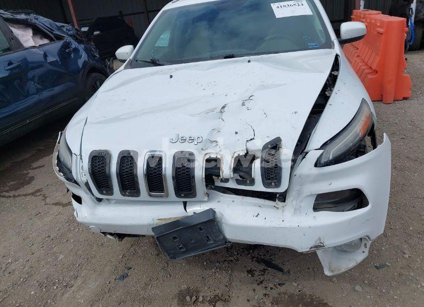 Photo 6 of 2015 Jeep Cherokee LATITUDE (VIN 1C4PJMCS1FW541757)