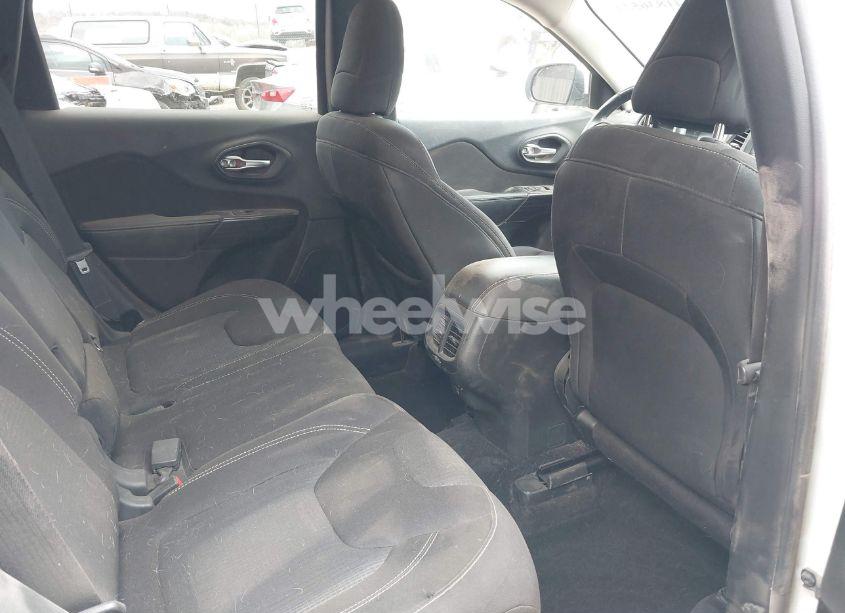 Photo 8 of 2015 Jeep Cherokee LATITUDE (VIN 1C4PJMCS1FW541757)