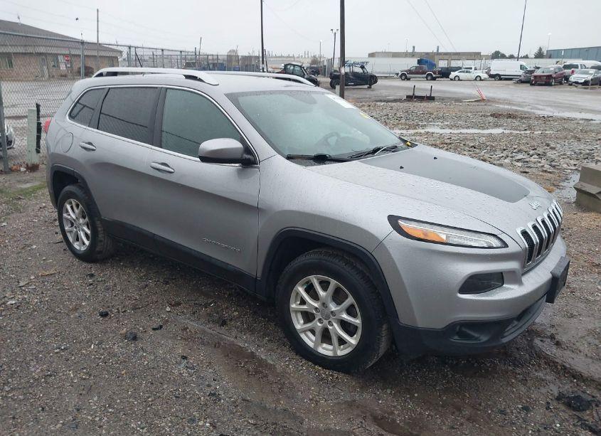 2015 Jeep Cherokee LATITUDE (VIN 1C4PJMCS1FW615341) main photo